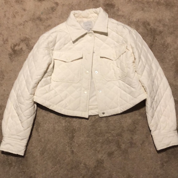 NWOT- white semi crop puffer jacket Small - Picture 2 of 4